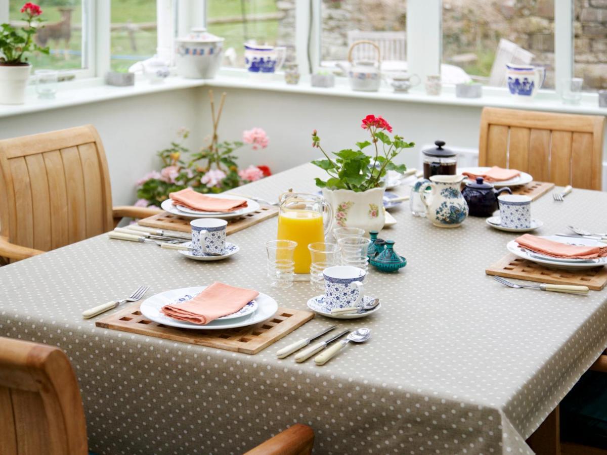 Higher Tresmorn Farm Bed and Breakfast Crackington Haven Exterior foto